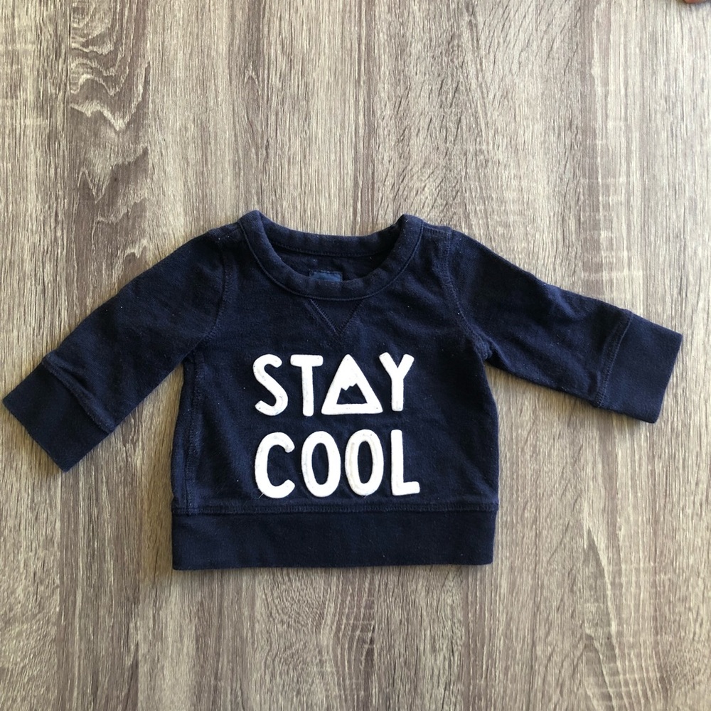 Size 3-6 months. Gap Baby Boy Crewneck.